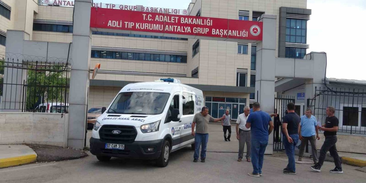 Eşi, Kayınvalidesi Ve Kayınpederini Öldüren Şüpheli, Arazide Kaçarken Jandarma Tarafından Yakalandı