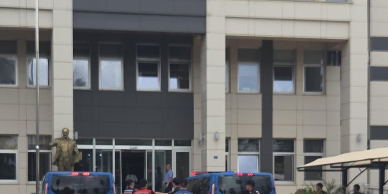 Gazipaşa’da Veteriner Ve Polis Memurunu Darp Eden 3 Şüpheli Tutuklandı