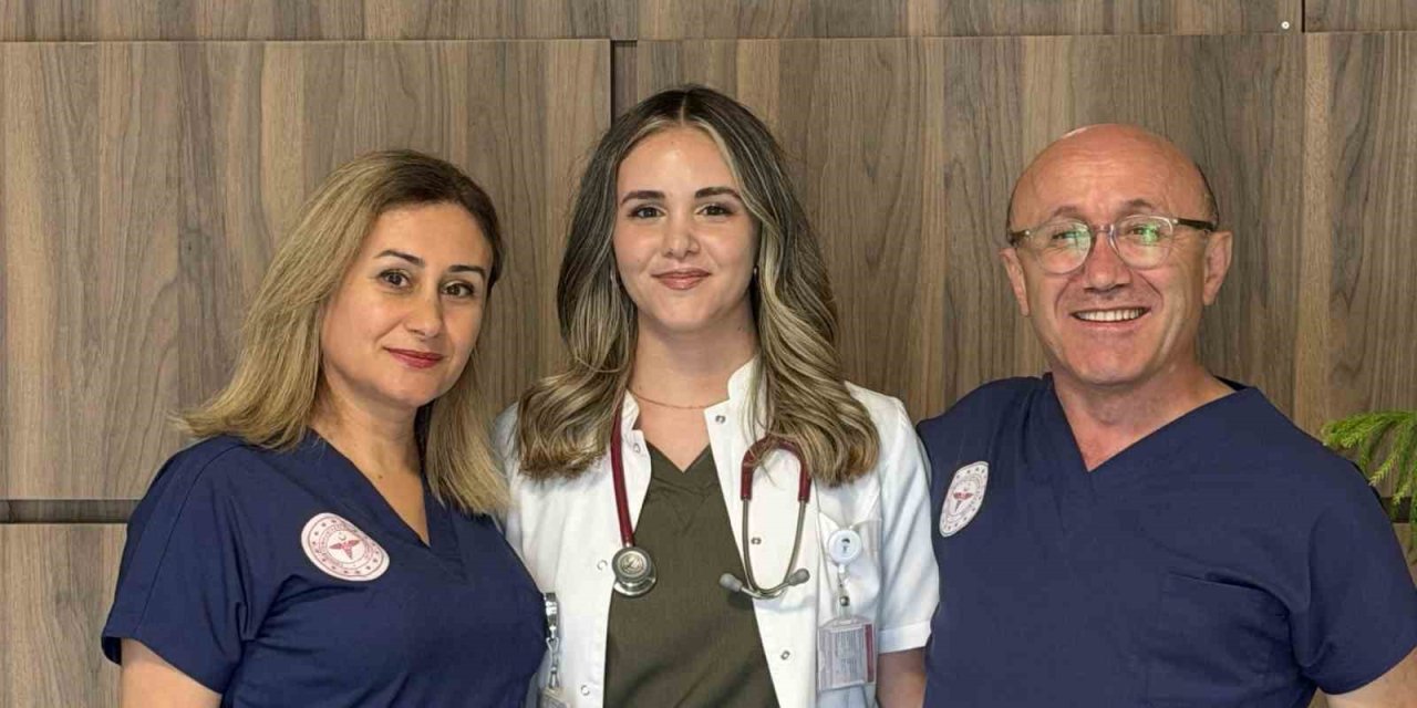 Anne Ve Babasının Görev Yaptığı Hastanede Doktor Oldu: "evde Prensesimiz, Hastanede Doktor Hanım"