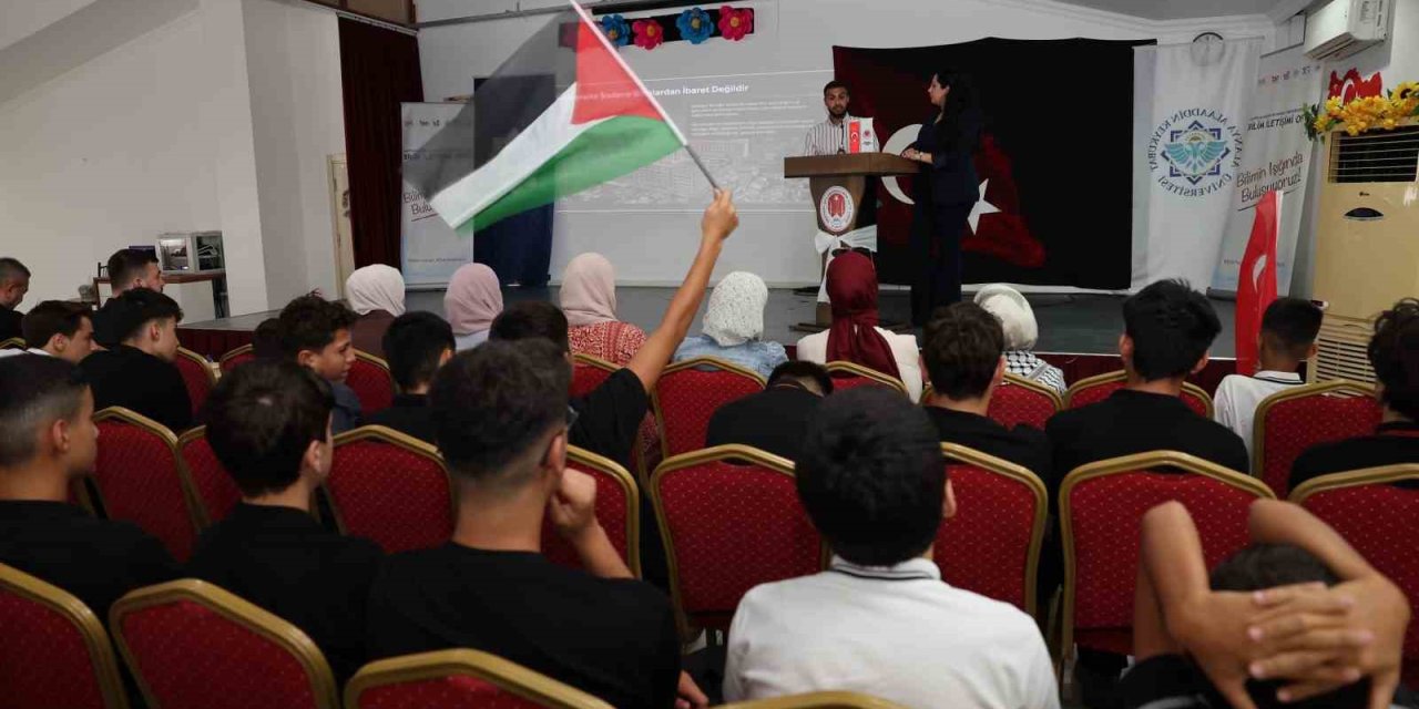 Yıkıntılar Arasında Bir Eğitim Mücadelesi: Gazzeli Öğrenciler Yaşadıklarını Anlattı