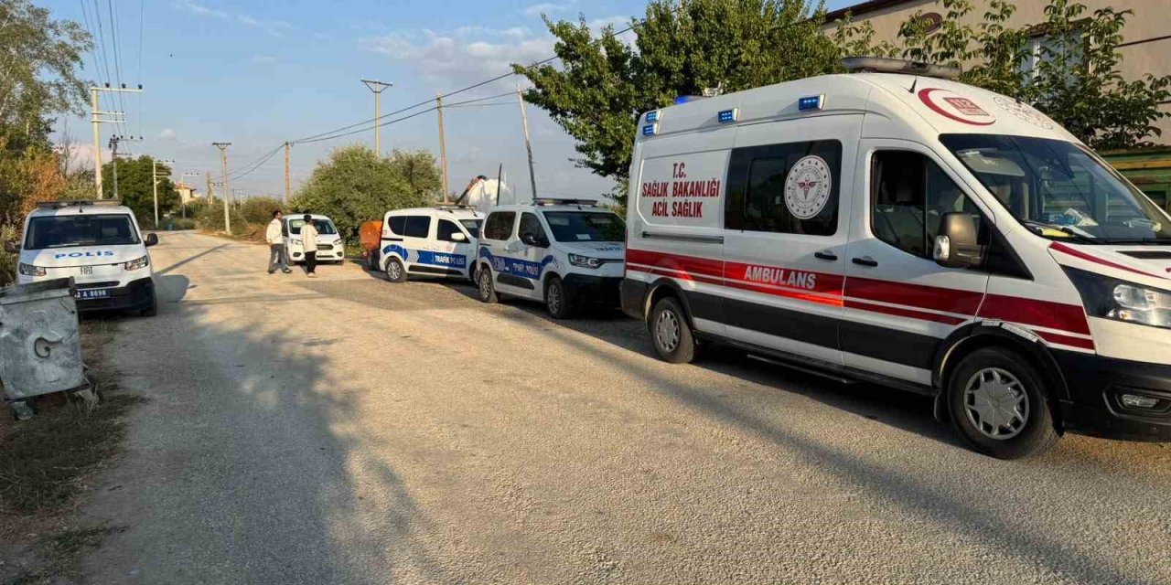 Traktörün Altında Kalan 4 Yaşındaki Çocuk Hayatını Kaybetti