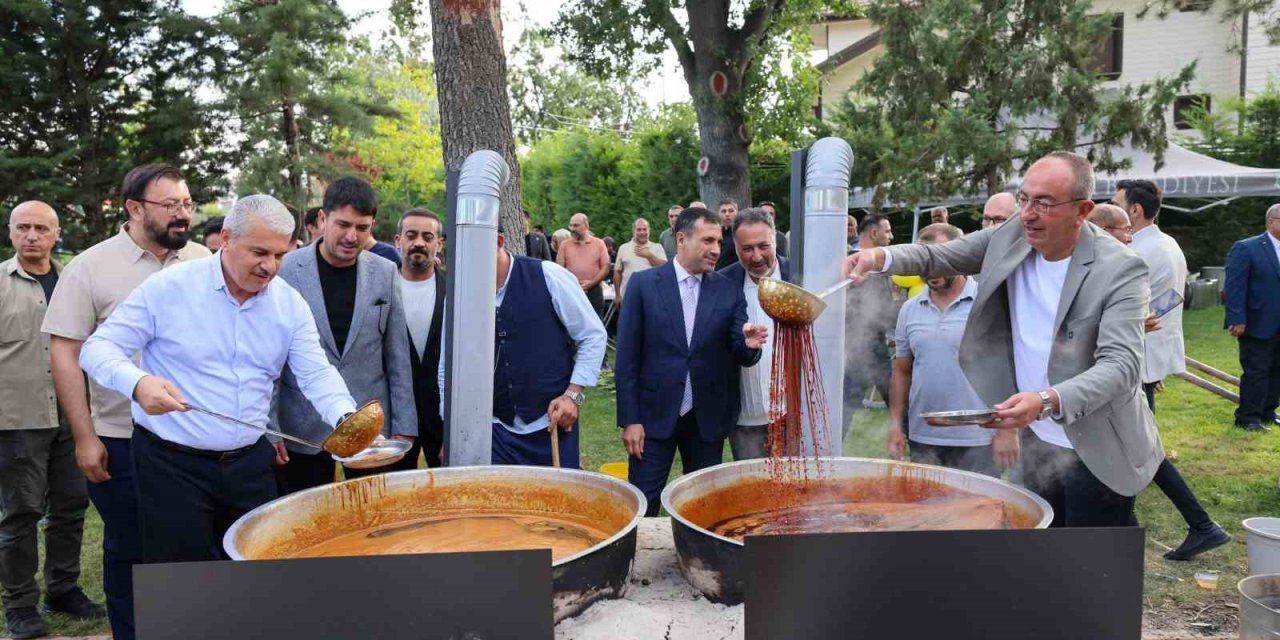 Konya Meram’da Önce Bağbozumu Ardından Pekmezler Kaynatıldı