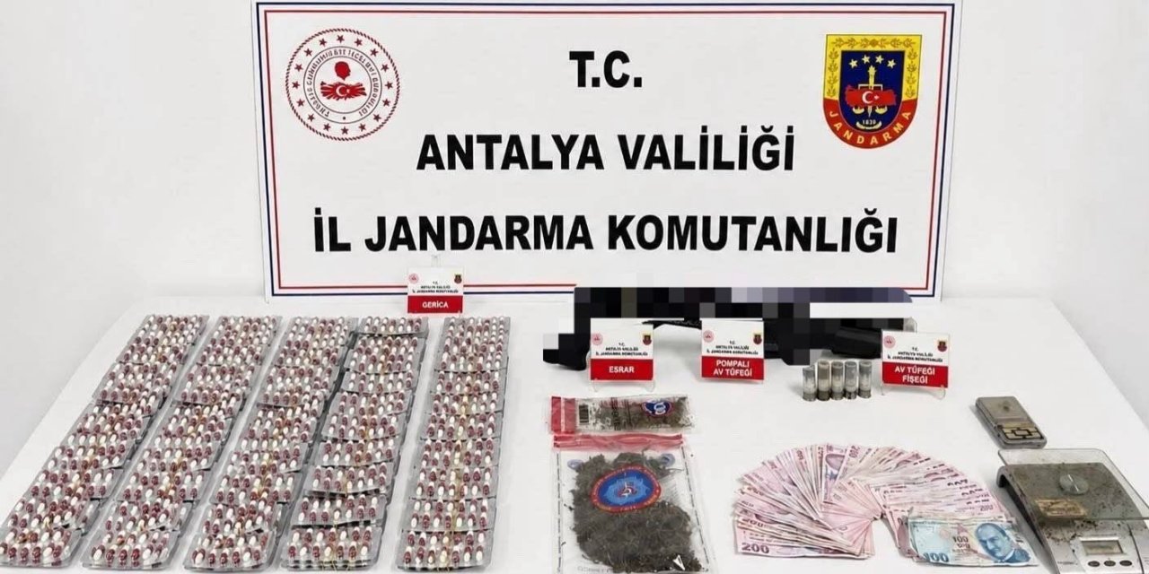 Antalya’da İki İlçede Uyuşturucu Operasyonu: 6,8 Kilo Skunk Ele Geçirildi