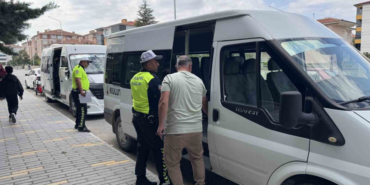 Kulu’da Okul Servisleri Ve Çevrelerine Sıkı Denetim
