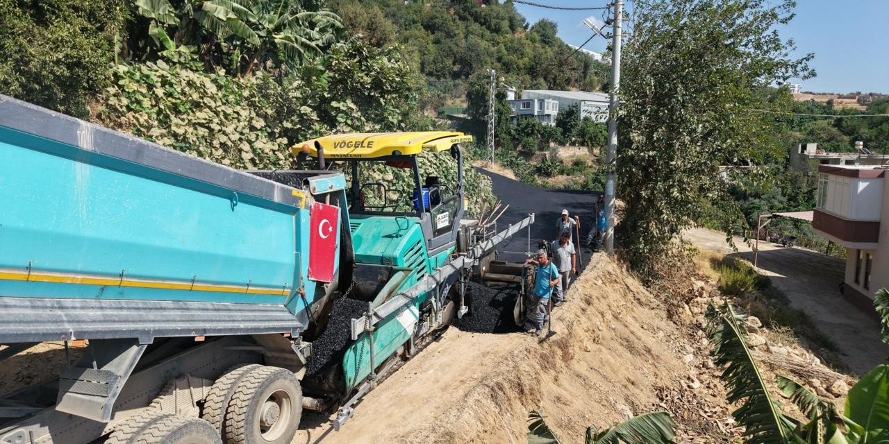 Alanya’da 2.5 Kilometrelik Sıcak Asfalt Çalışması Tamamlanıyor