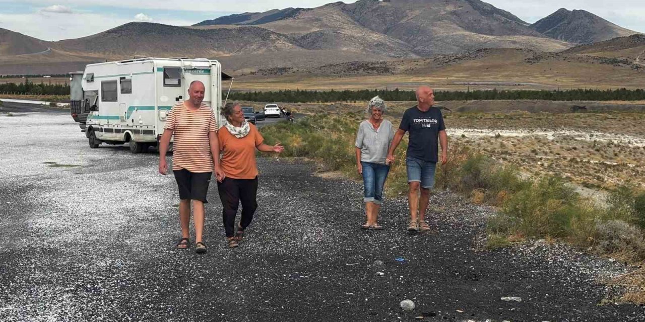 Alman Turistler Karapınar’da Kamp Yaptı