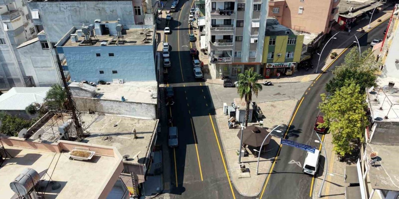Anamur’da 3 Cadde Sıcak Asfaltla Yenilendi