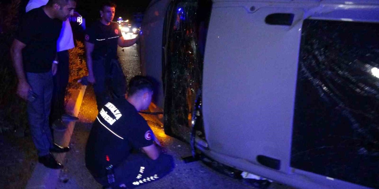 Kırmızı Işık İhlali Kazaya Neden Oldu: 2’si Turist 3 Yaralı