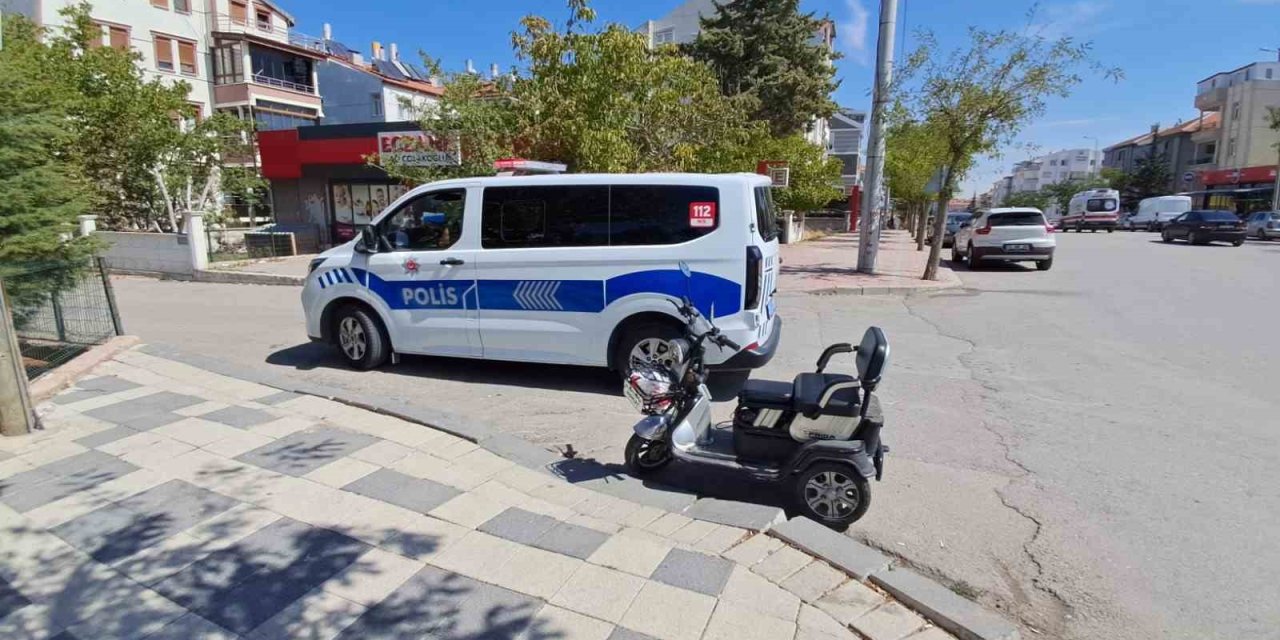 Karaman’da 3 Tekerlekli Elektrikli Bisiklet Devrildi: 1 Yaralı