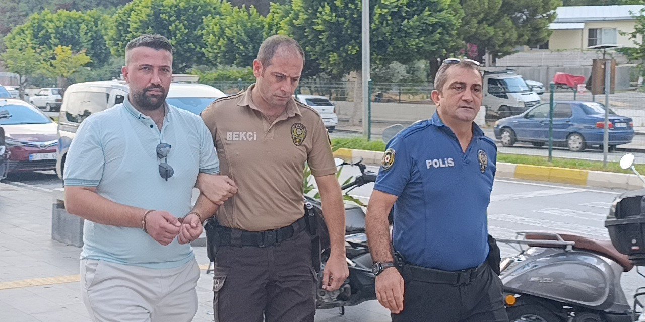 Cinayetten Aranan Şahıs Ölen Kişiye Ait Ehliyetle Otel Servis Şoförlüğü Yaparken Yakalandı