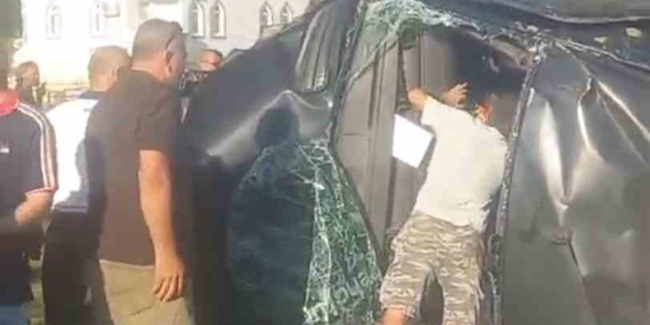 Antalya’da Tur Minibüsü, Kamyonet Ve Otomobil Çarpıştı: 15’i Turist 17 Yaralı