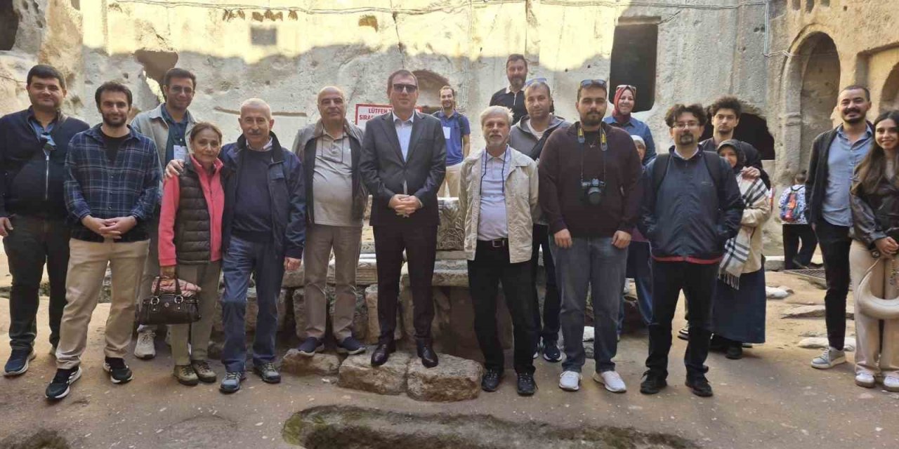 35 Akademisyen Gümüşler Manastırı’nı Ziyaret Etti