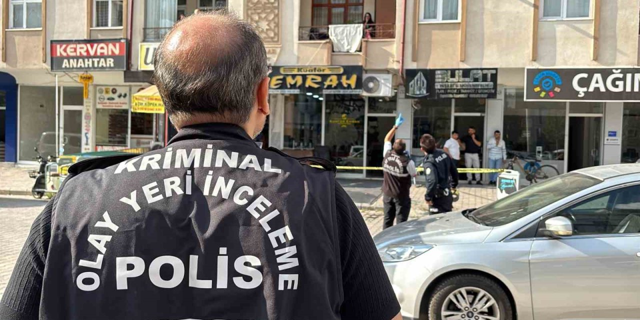 Aksaray’da 5. Kattan Düşen Adam Ağır Yaralandı