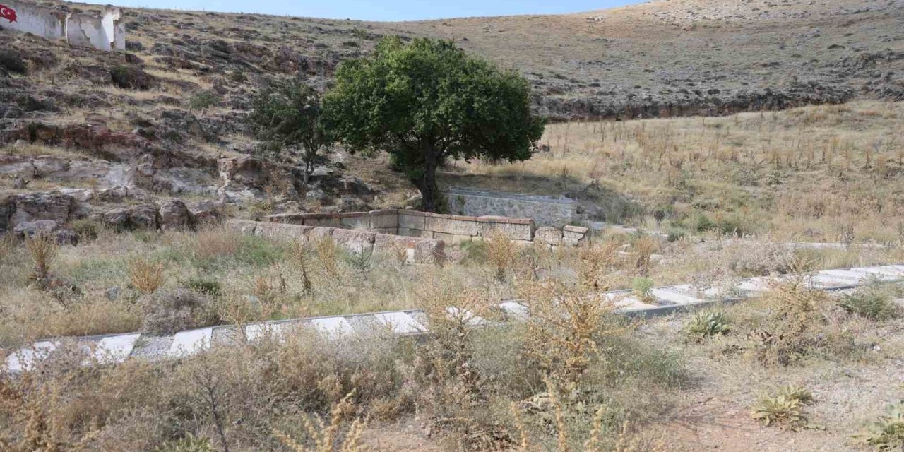 3 Bin 250 Yıl Önce Taşlara Yazılan Tarih, Bugün Hala Okunabiliyor