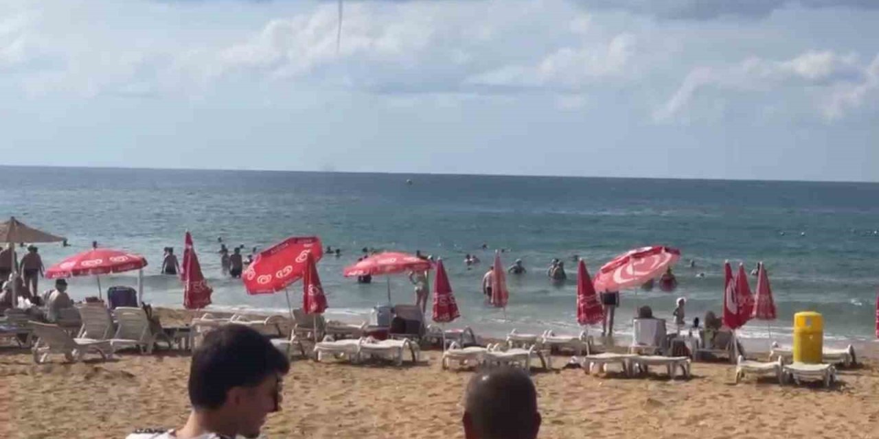 Alanya İncekum Açıklarında Deniz Üzerinde Hortum Oluştu