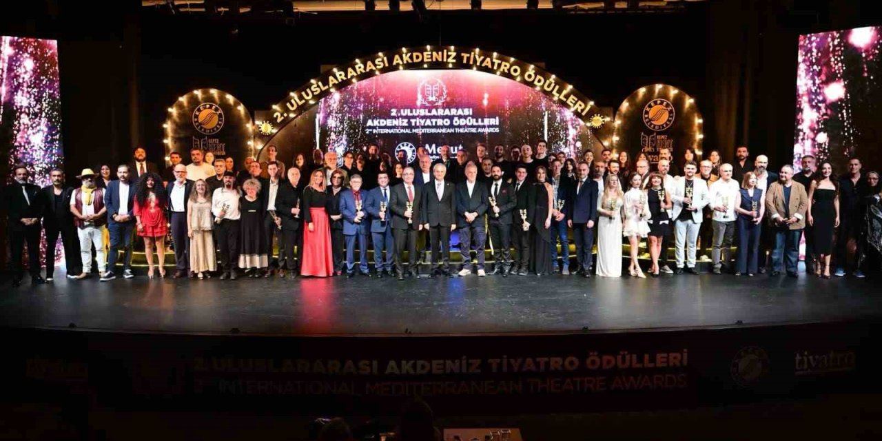 Akdeniz Tiyatro Ödülleri Sahiplerini Buldu