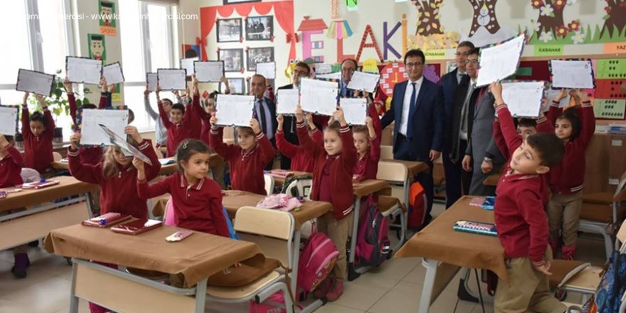 Karaman'da Öğrencilerin Karne Heyecanı