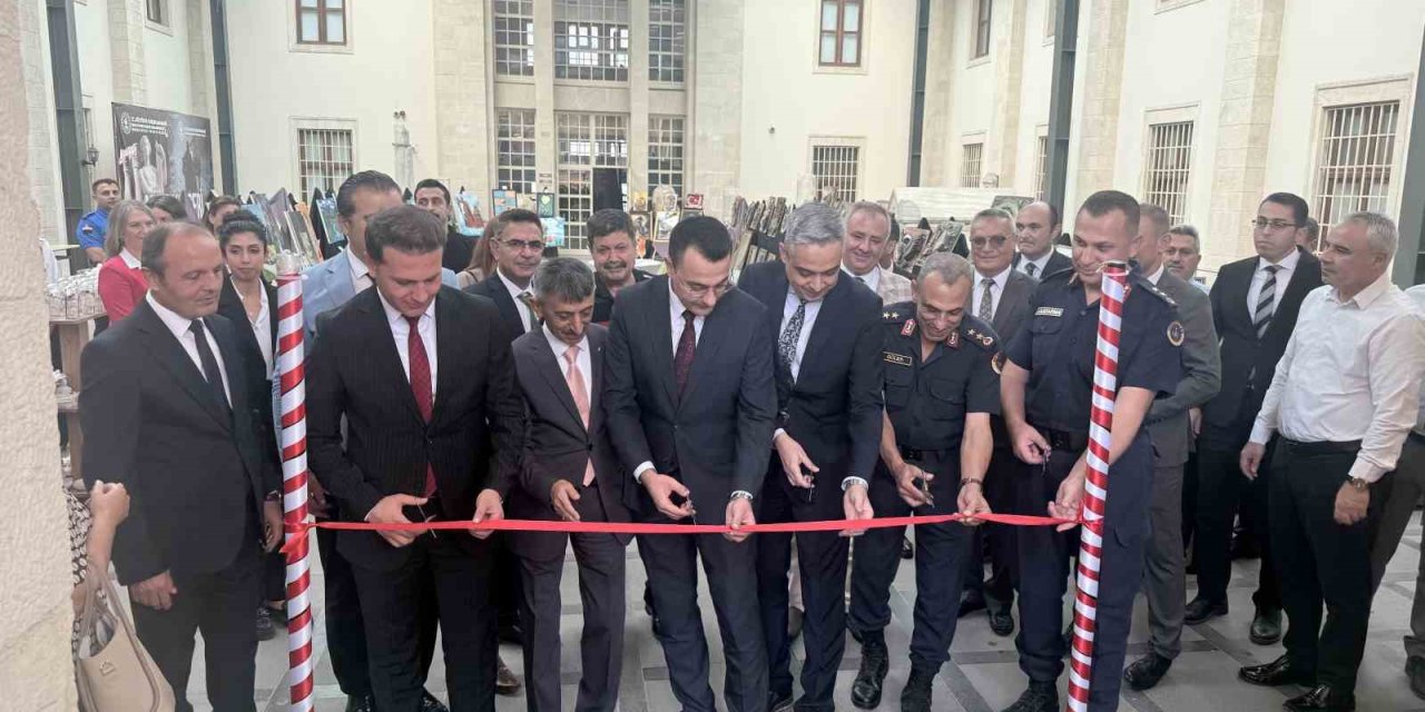 Tarsus’ta Hükümlülerin El Emeği Eserleri Sergilendi