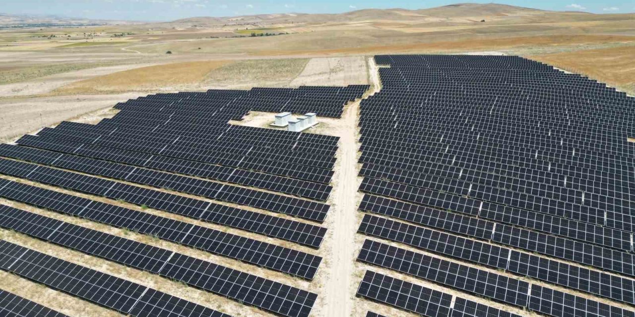 Yeşil Dönüşüme Güneş Enerjisiyle Katkı