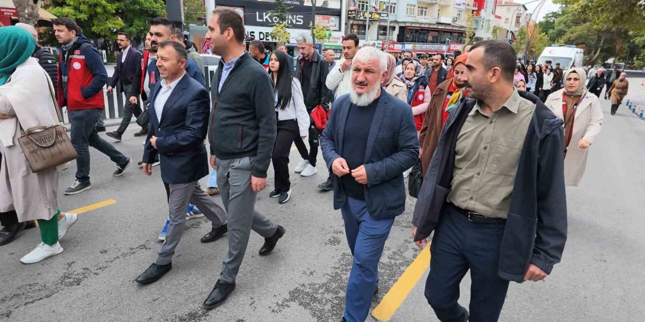 Niğdeliler, Dünya Yaşlılar Günü’nde Yürüdü
