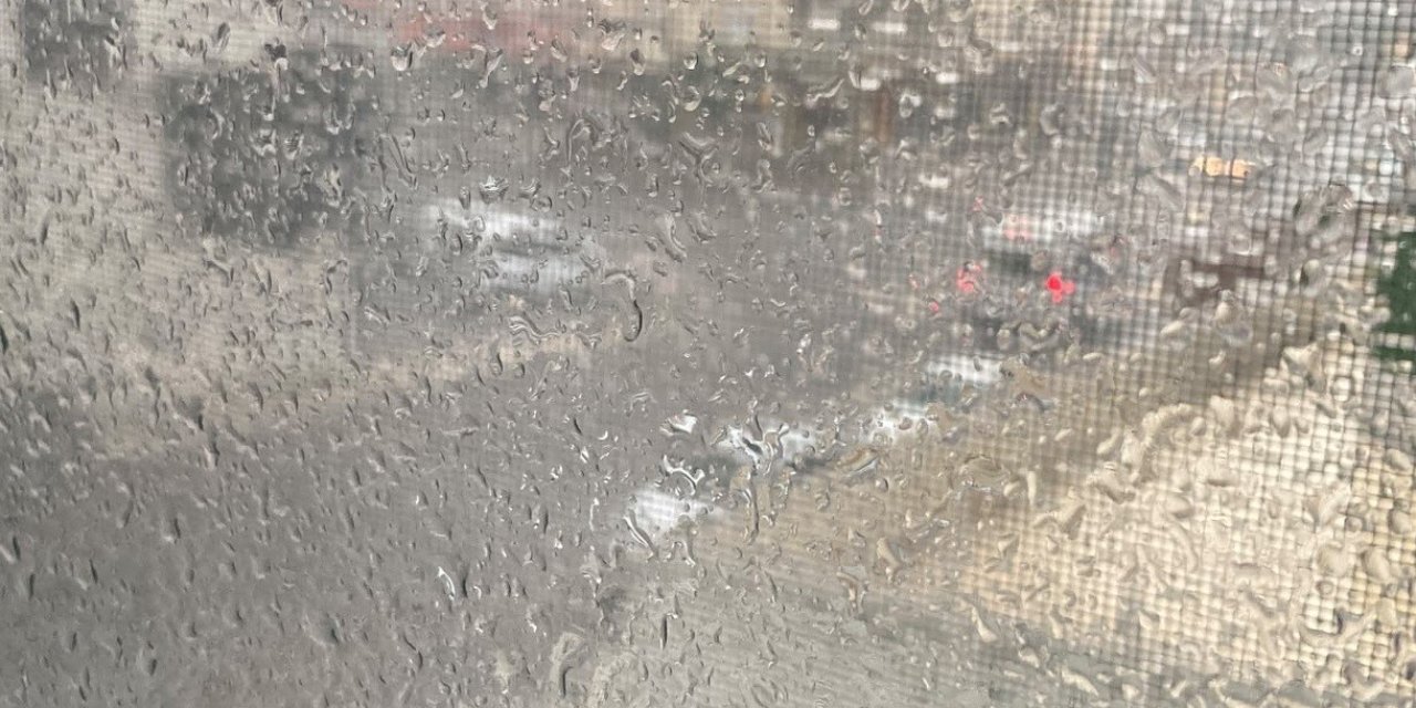 Mersin’de Yağış Etkili Oluyor