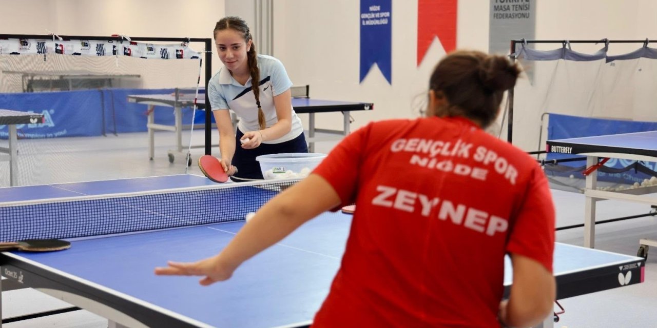 Niğde’de Amatör Spor Haftası’nda Masa Tenisi Heyecanı