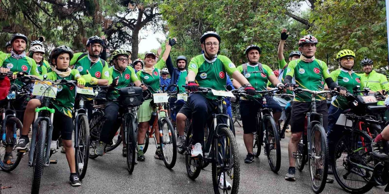Tarih Ve Doğa İçinde 160 Bisikletli Pedal Çevirdi