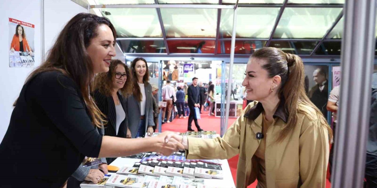 Antalya Kitap Fuarı’nda İkinci Gün Yoğunluğu