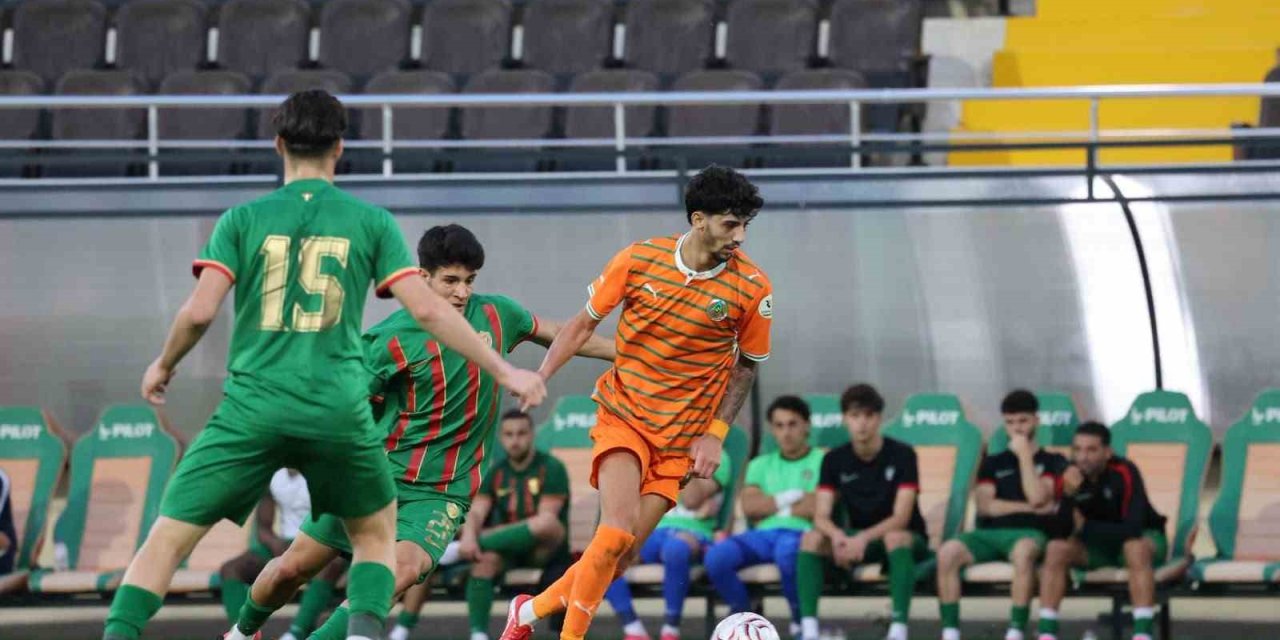 Alanyaspor, Amed Sportif Faaliyetler’i 4-0 Mağlup Etti
