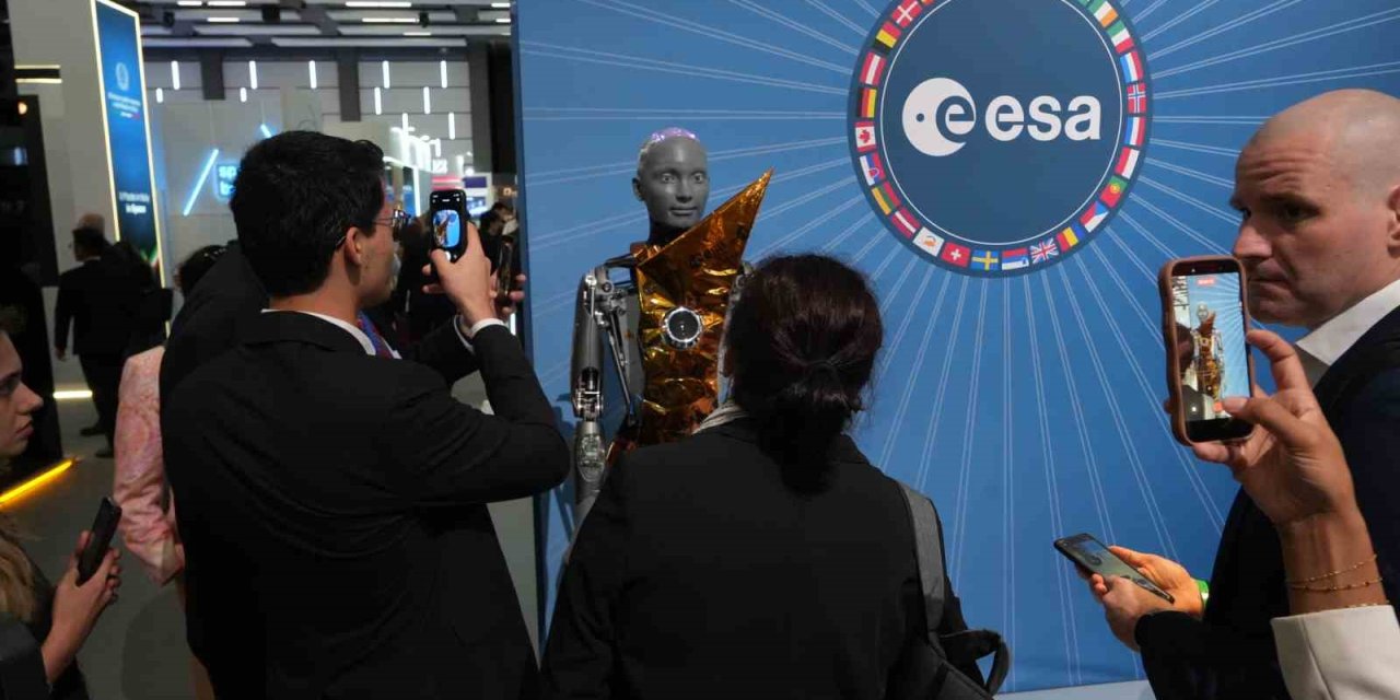 Uzay Kongresi’nde Girişimler Dünya Devleriyle Buluştu, Robot Ameca İlk Kez Ziyaretçilerin Karşısına Çıktı