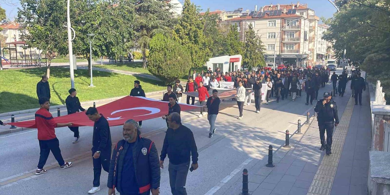Karaman’da Amatör Spor Haftası Etkinlikleri Kortej Yürüyüşüyle Başladı