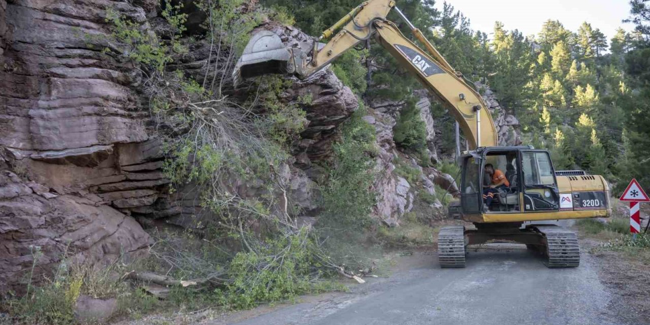 Mersin’de 14 Kilometrelik Yayla Yolu Yenilendi