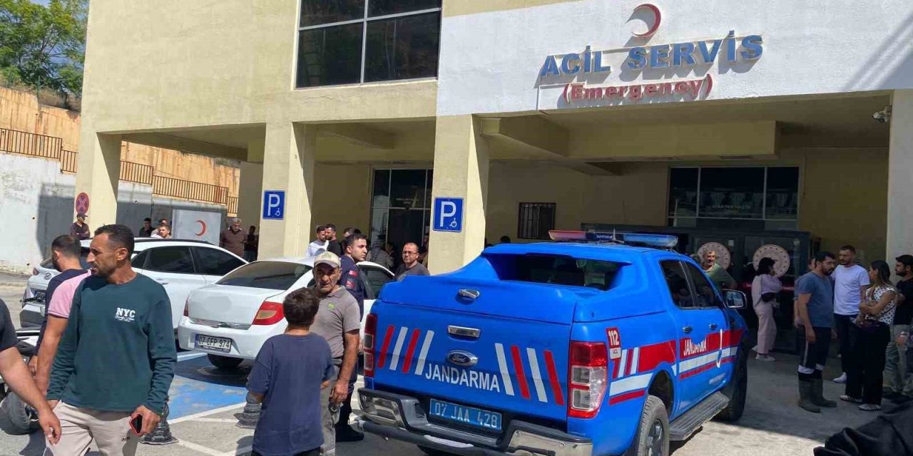 Gazipaşa’da 15 Yaşındaki Çocuğun İş Makinesinin Koluna Sıkışarak Yaralanmasına 2 Tutuklama