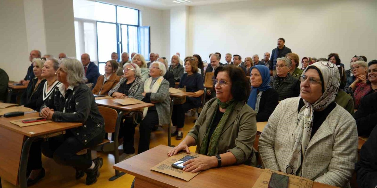 Niğde’de Üniversite Sıralarında Yaş Sınırı Kalktı: 60 Yaş Üstü Öğrenciler İlk Derslerine Başladı