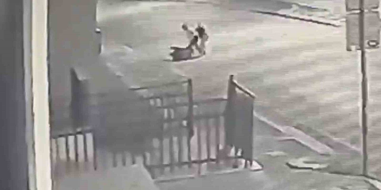 Aksaray’da Bir Kadın, 2 Kadın Tarafından Yol Ortasında Böyle Darp Edildi
