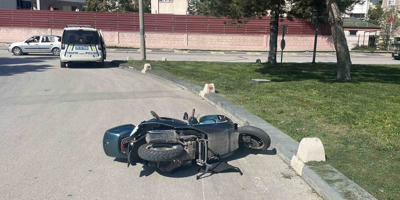 Karaman’da Otomobille Motosiklet Çarpıştı: 1 Yaralı