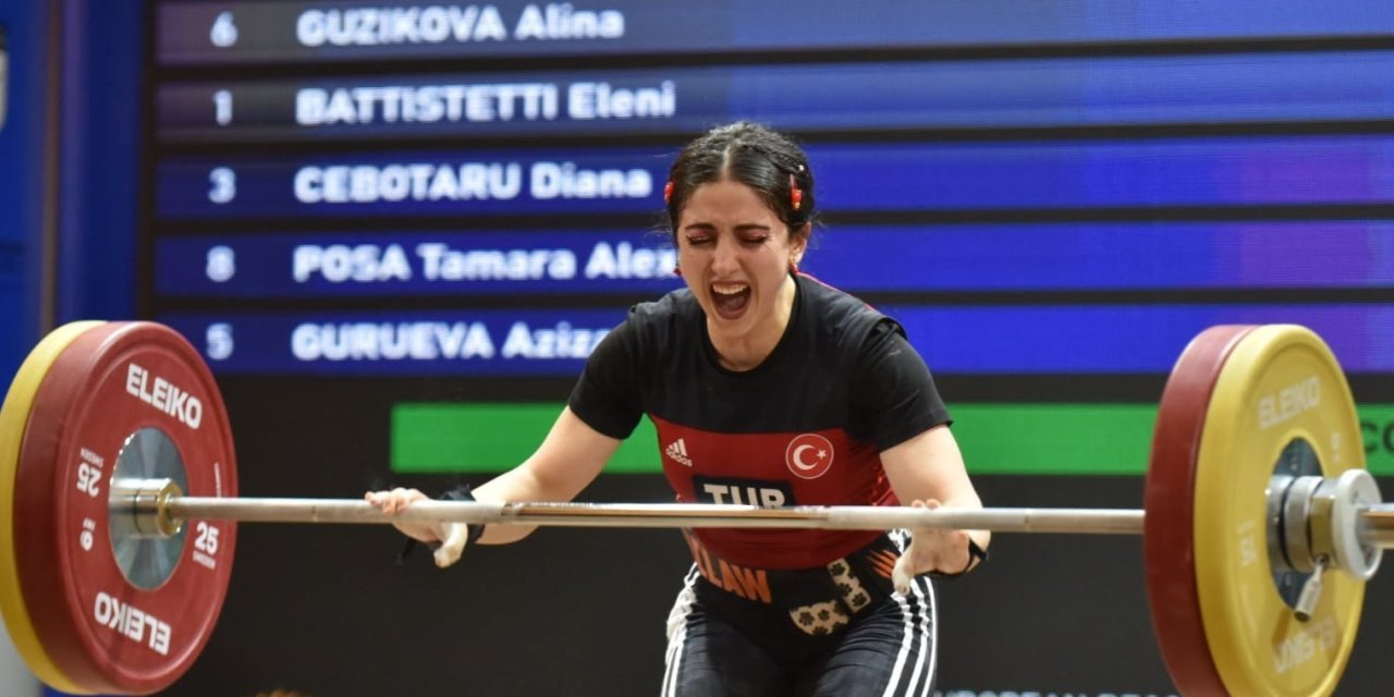 Tarsuslu Milli Halterci 2 Avrupa Rekoruyla Şampiyon Oldu