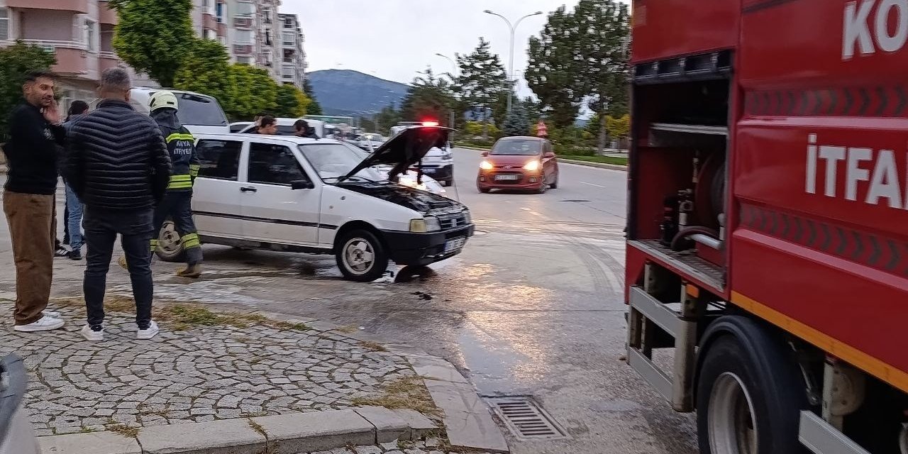 Beyşehir’de Seyir Halindeki Otomobilde Yangın Paniği