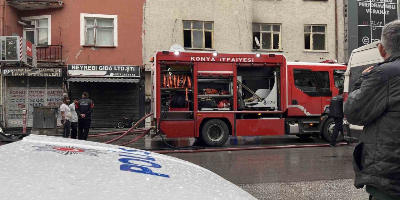Konya’da Apartmanın Birinci Katında Çıkan Yangın Korkuttu