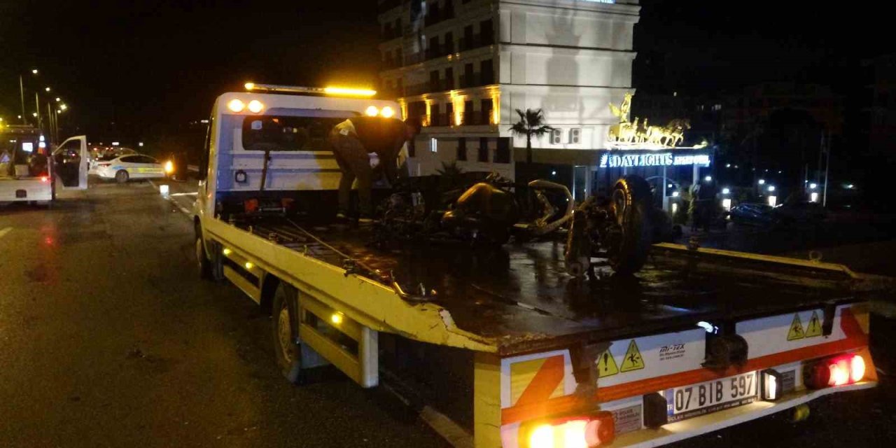 Antalya’da 22 Yaşındaki Gencin Yürek Yakan Ölümü: 7 Saat Önce "ölürüz" Dedi, Kazada Hayatını Kaybetti