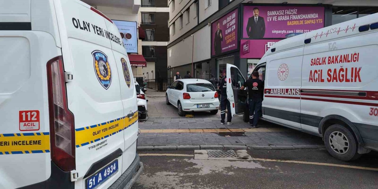 Niğde’de 6’ıncı Kattan Düşen Şahıs Hayatını Kaybetti