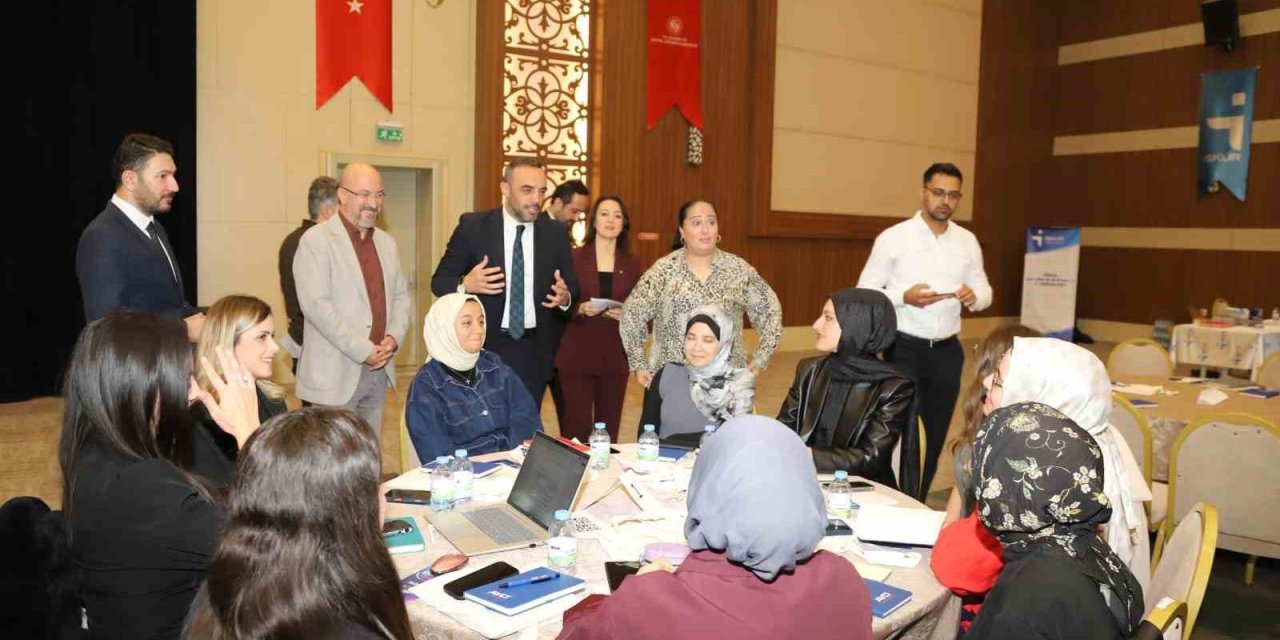 Konya’da Gençler Ve İş Dünyası Aynı Masada Buluştu