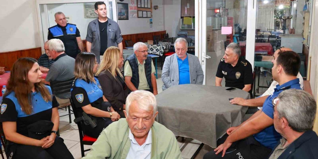 Mersin Polisi Vatandaşlarla İç İçe