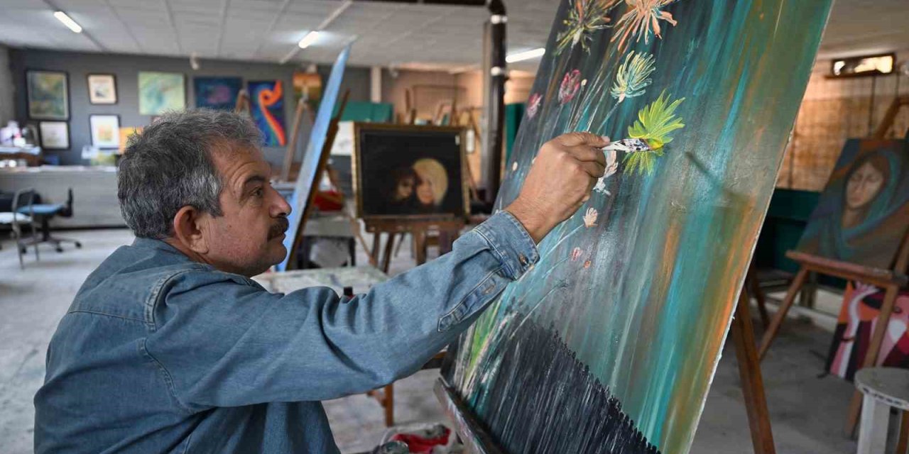 Tarsus’ta Esnaf Vitrinleri Sanat Galerisine Dönüştü