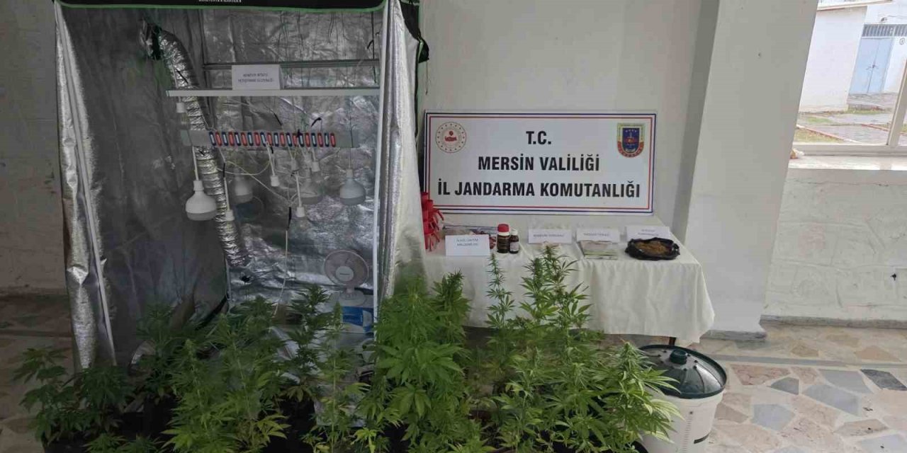 Evde Özel Bölme Çıktı: Uyuşturucu Üreten Şüpheliler Yakalandı