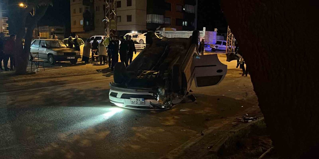 Konya’da İki Otomobil Çarpıştı: 1 Araç Takla Attı