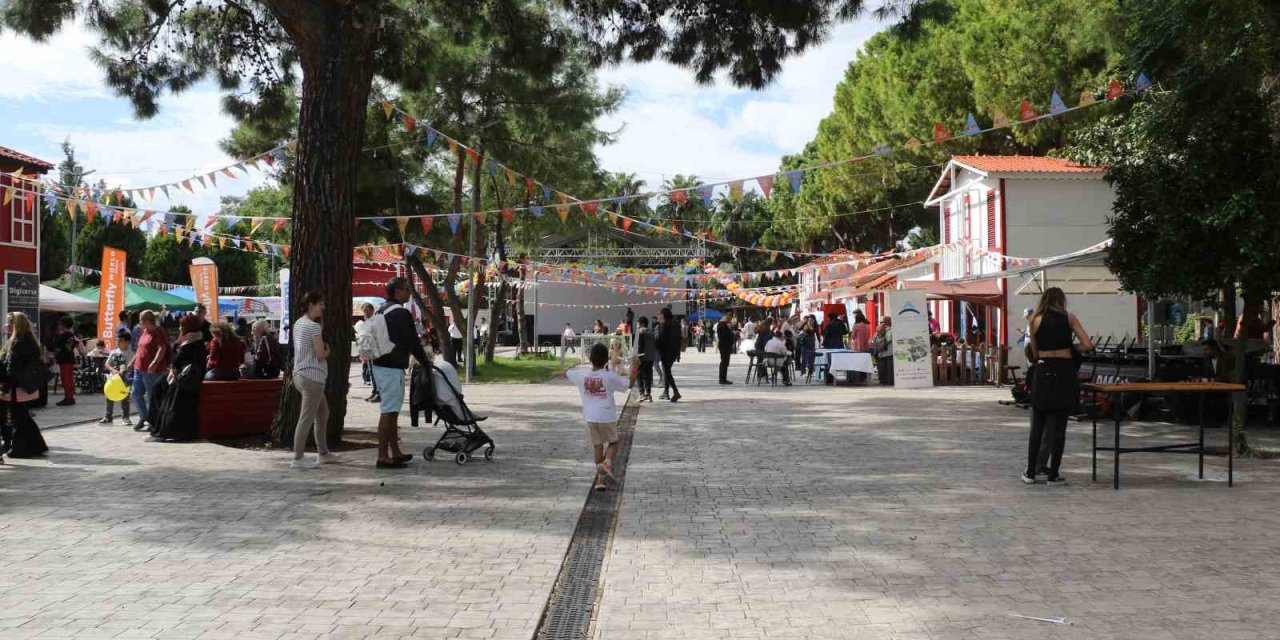 Antalya Çocuk Festivali’nde Aileler Ve Çocuklar Doyasıya Eğlendi