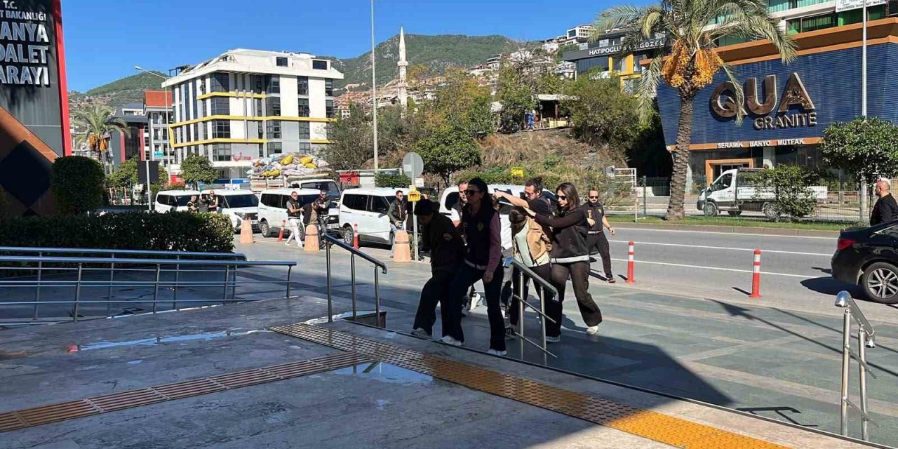 Alanya’da Tefecilik Ve Şantaj Operasyonu: 7 Şüpheli Adliyeye Sevk Edildi