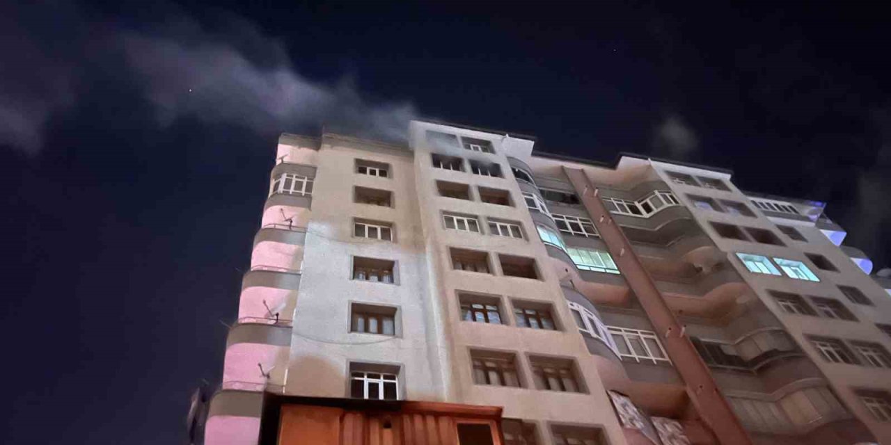 Niğde’de 9. Katta Yangın Paniği: 5 Kişi Dumandan Etkilendi