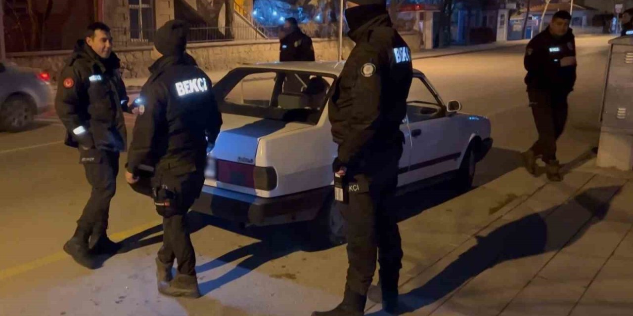 Aksaray Polisinden Şok Uygulama: Araçlan Ve Şahıslar Didik Didik Arandı